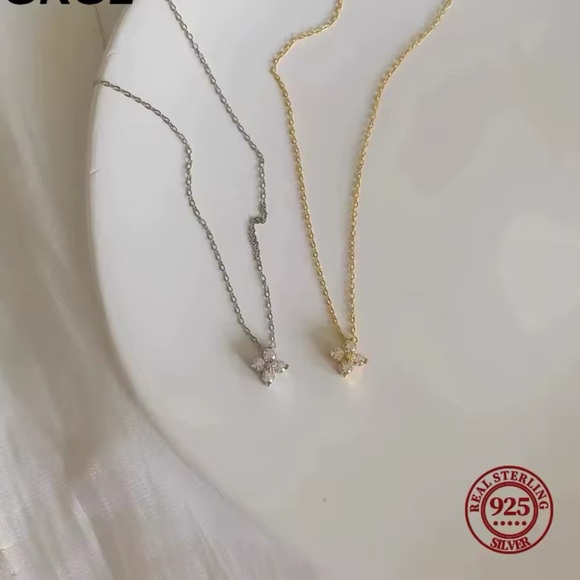 Elegant 925 Sterling Silver Gold and Silver Necklace - Picture 1 of 11